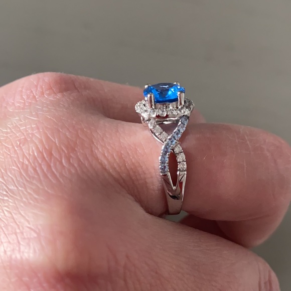 NIB Diamonesk “Blue Lagoon” Ring - Picture 3 of 7